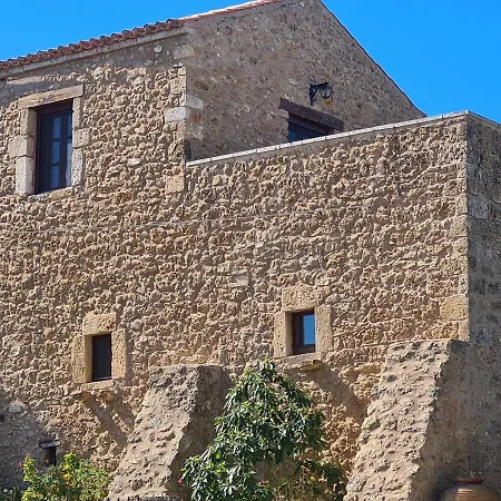 Pyrgos 1869 With Private Pool Gythio