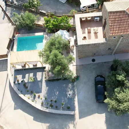 Semesterbostad Pyrgos 1869 With Private Pool