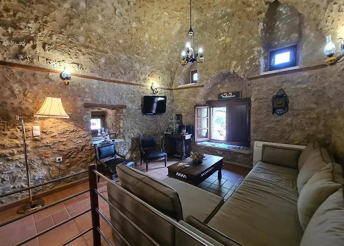 Pyrgos 1869 With Private Pool Casa de Férias