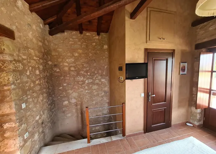 Pyrgos 1869 With Private Pool Gythio