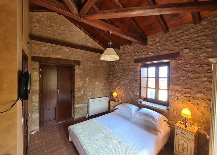 Pyrgos 1869 With Private Pool * Gythio