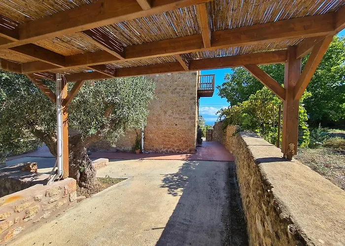 Pyrgos 1869 With Private Pool * Gythio