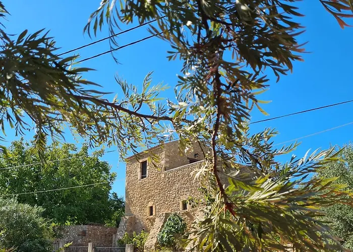 Pyrgos 1869 With Private Pool Gythio