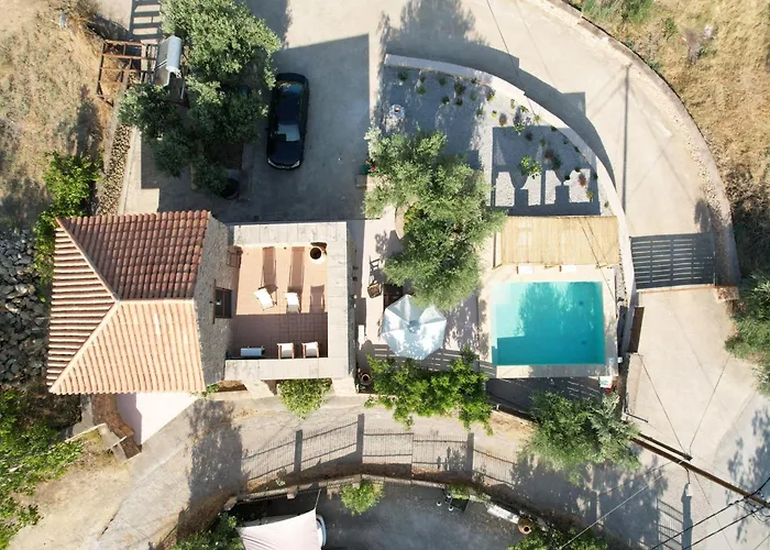 Pyrgos 1869 With Private Pool Casa de Férias Gytheio